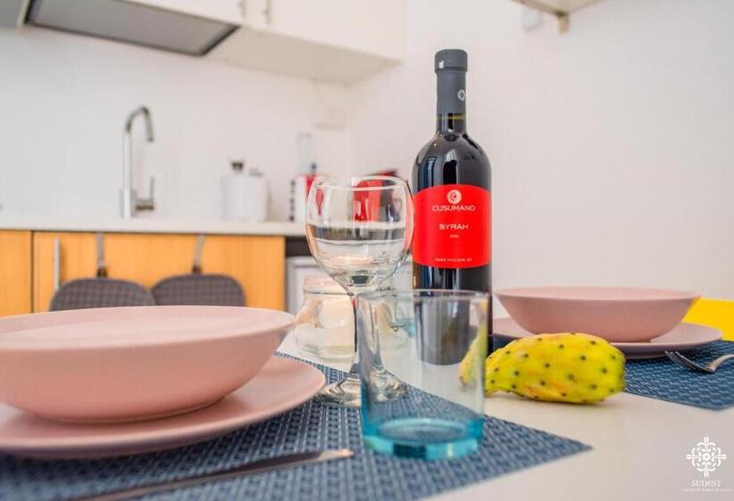 带1个卧室的带阳台的公寓, Le 4 Perle Apartments