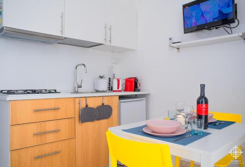 1 Schlafzimmer Apartment mit Balkon, Le 4 Perle Apartments