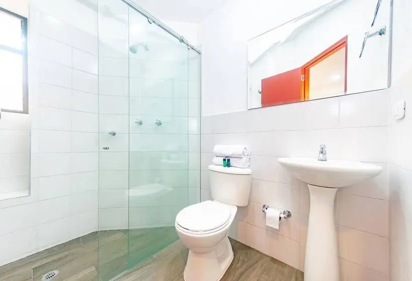 Standard Kolmen Hengen Huone, Hostal Amanari