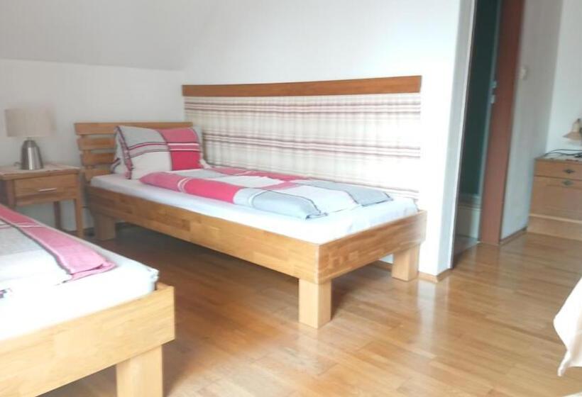 غرفة قياسية مزوَّدة بشُرفة, Gästehaus Der Gamser Winzerstube