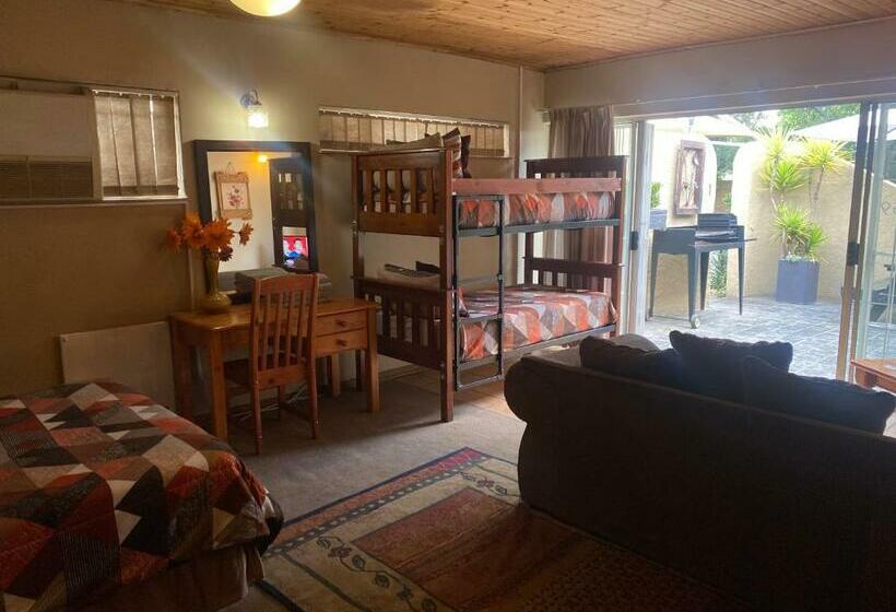 패밀리 룸, Tula@159