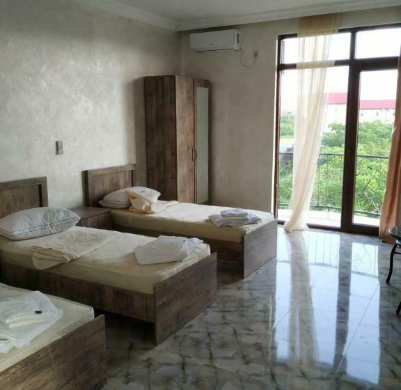 اتاق استاندارد سه نفره, Jima