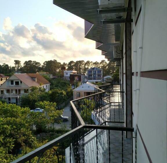 اتاق استاندارد سه نفره, Jima