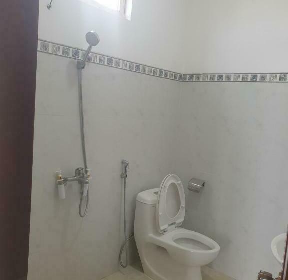 اتاق لوکس چهار تخته, Kim Ngân Hotel Buôn Ma Thuột