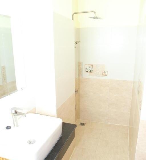 اتاق اکونومی, Khách Sạn Tnk