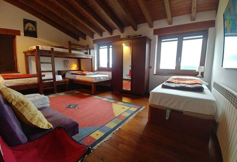 Дом 3 Спальни, Casa Campelles I