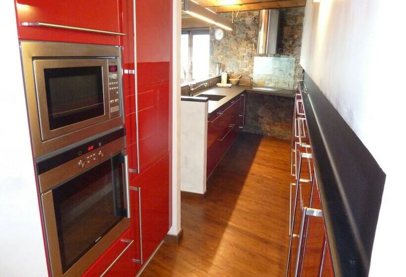 Дом 3 Спальни, Casa Campelles I