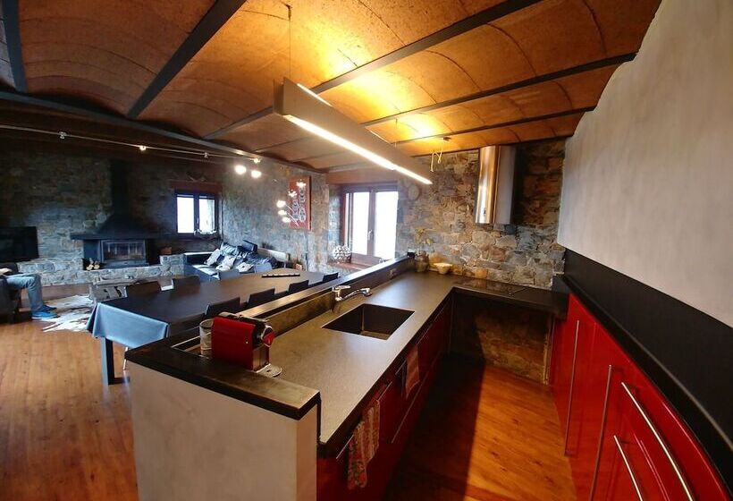 Дом 3 Спальни, Casa Campelles I