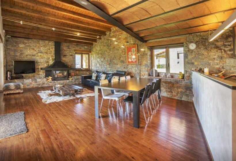 Дом 3 Спальни, Casa Campelles I