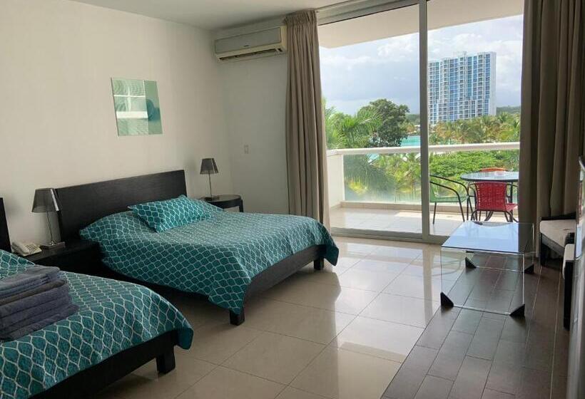 Четырехместный Номер Стандарт с Балконом, Town Center Paradise In Playa Blanca