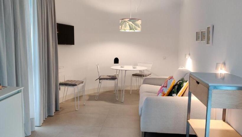 Apartament 1 Dormitori Planta Baixa, Apartamentos Y Estudios Céntricos Conil Home Suite