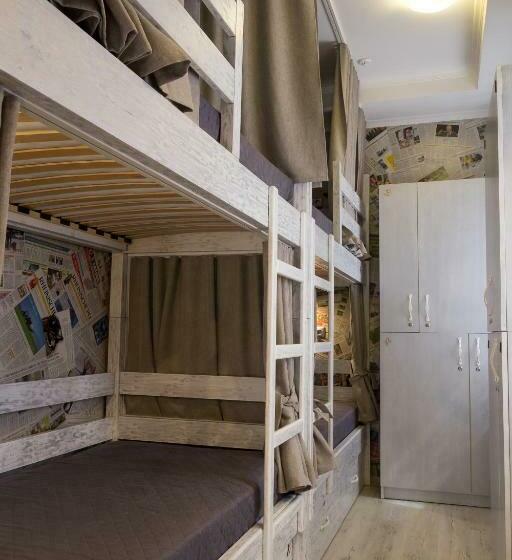 تختخواب در اتاق مشترک, Art House Hostel