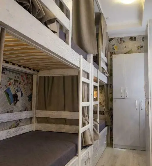 Llit en Habitació Compartida, Art House Hostel