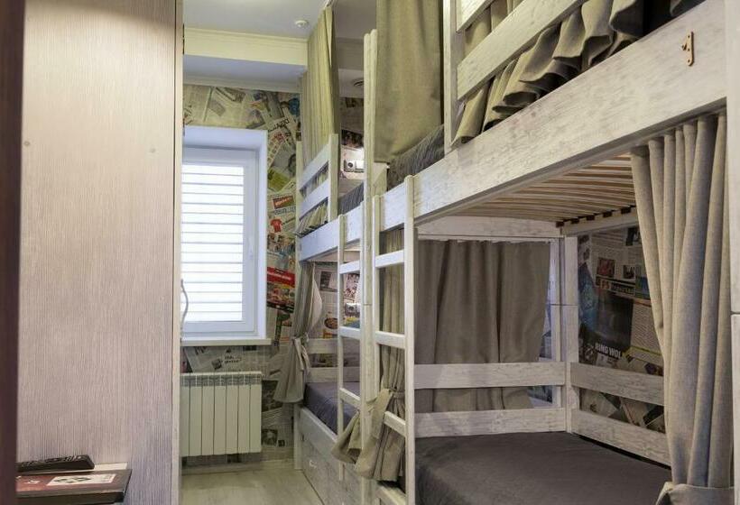 تختخواب در اتاق مشترک, Art House Hostel