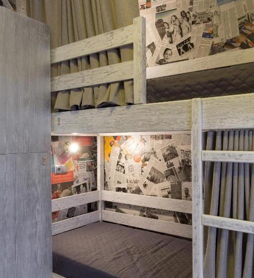 تختخواب در اتاق مشترک, Art House Hostel
