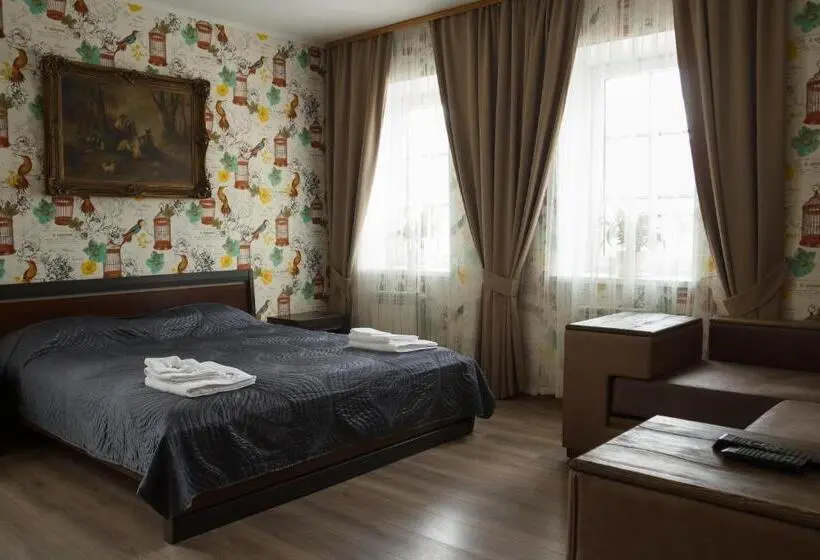 Habitació Quàdruple Estàndard Bany Compartit, Art House Hostel