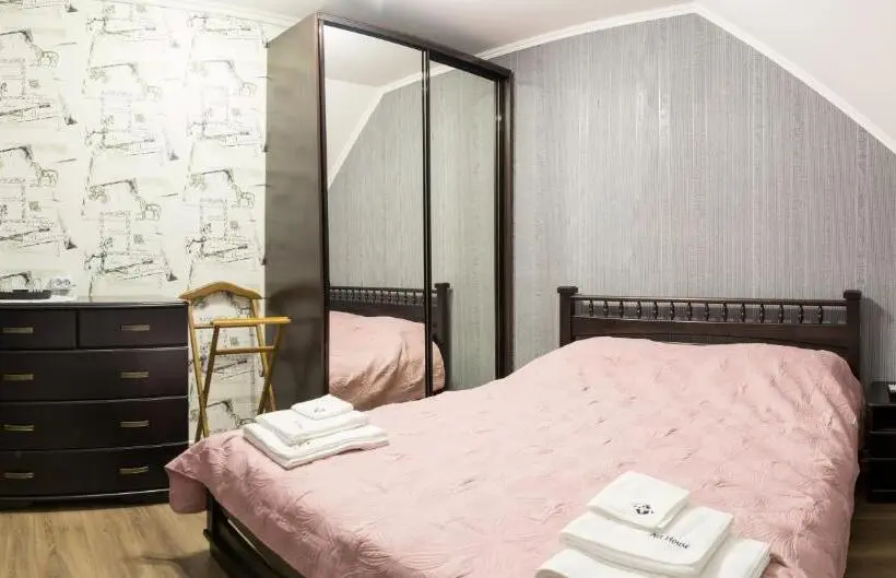 Habitació Estàndard Bany Compartit, Art House Hostel