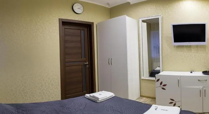 Habitació Estàndard Bany Compartit, Art House Hostel