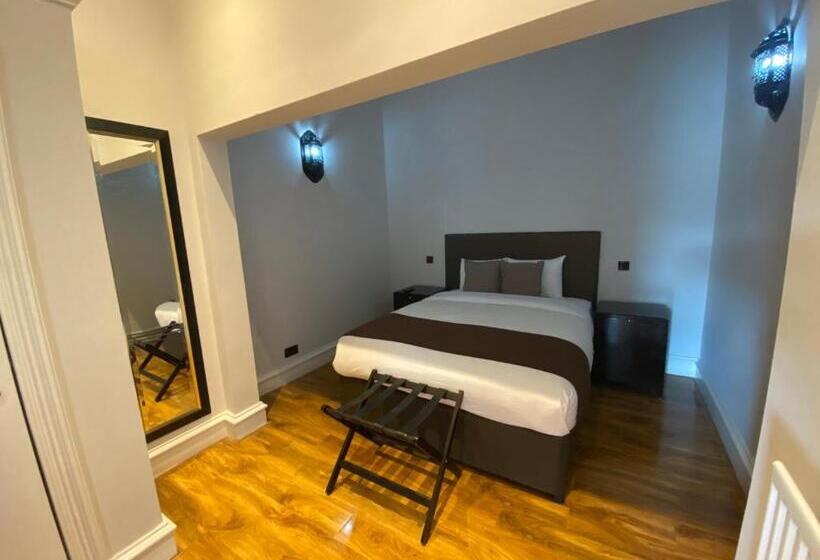 스탠다드 스튜디오 (전망), No6 West Coates