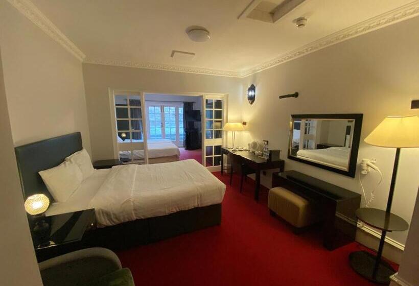 4인용 스탠다드 룸, No6 West Coates