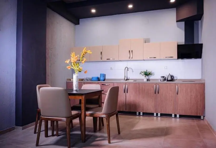 استودیوی استاندارد, Tm Apart