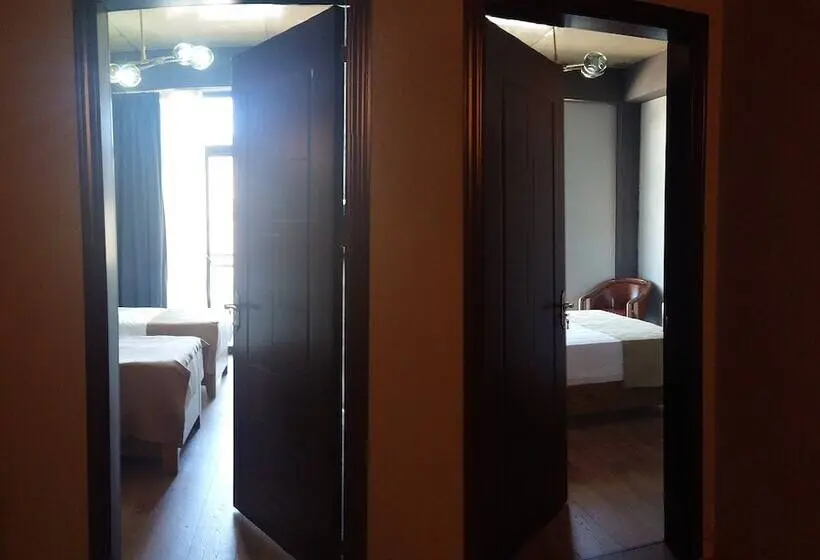 استودیوی استاندارد, Tm Apart