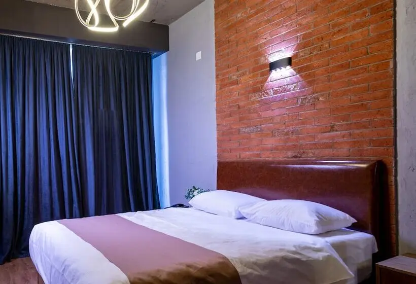 استودیوی استاندارد, Tm Apart