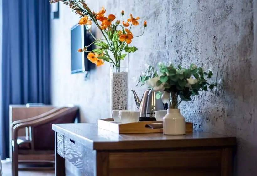 استودیوی استاندارد, Tm Apart