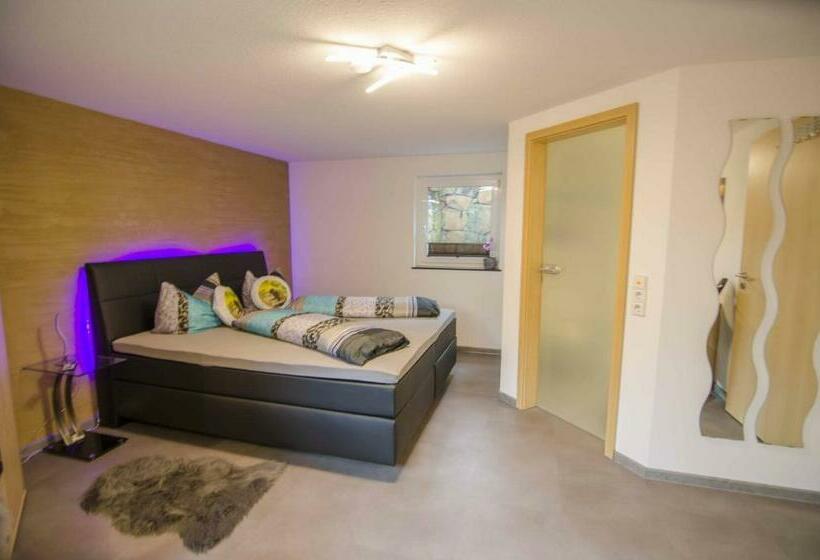 スタンダードルーム, Haus Bienen