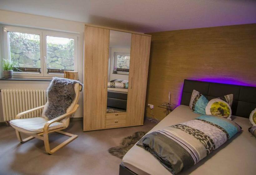 スタンダードルーム, Haus Bienen