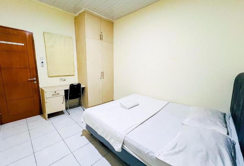 Номер Стандарт, Taisir Residence Near Palmerah Mitra Reddoorz