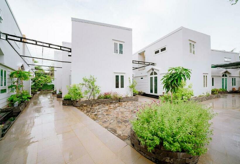 بانگلوی استاندارد, Kien Vang Bungalow