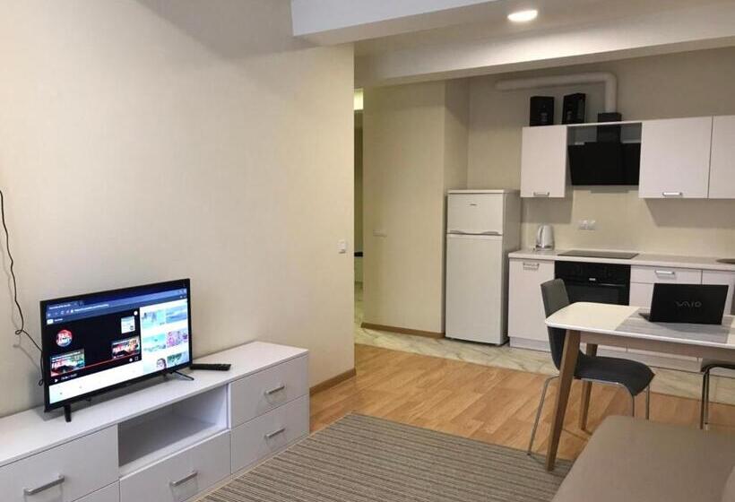 آپارتمان 1 خوابه, New Quiet Place In Kiev