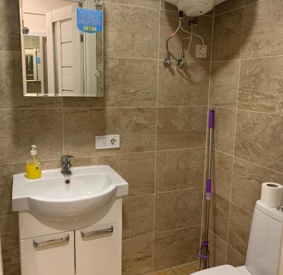 اتاق استاندارد چهار تخته, New Quiet Place In Kiev