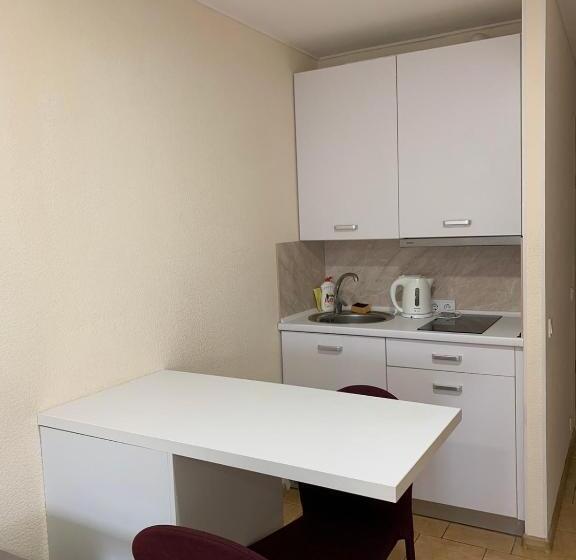 اتاق استاندارد چهار تخته, New Quiet Place In Kiev