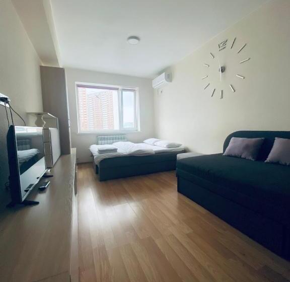 اتاق استاندارد چهار تخته, New Quiet Place In Kiev