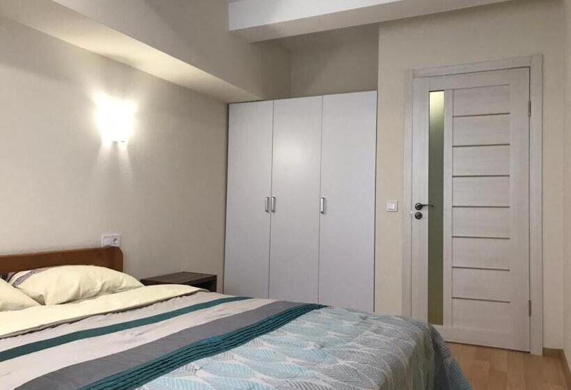 آپارتمان 1 خوابه, New Quiet Place In Kiev