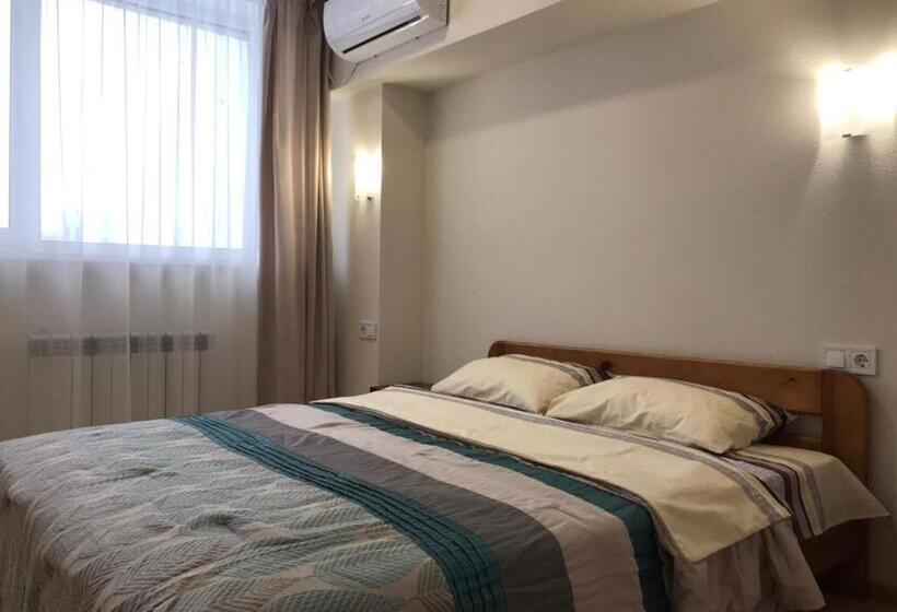 آپارتمان 1 خوابه, New Quiet Place In Kiev