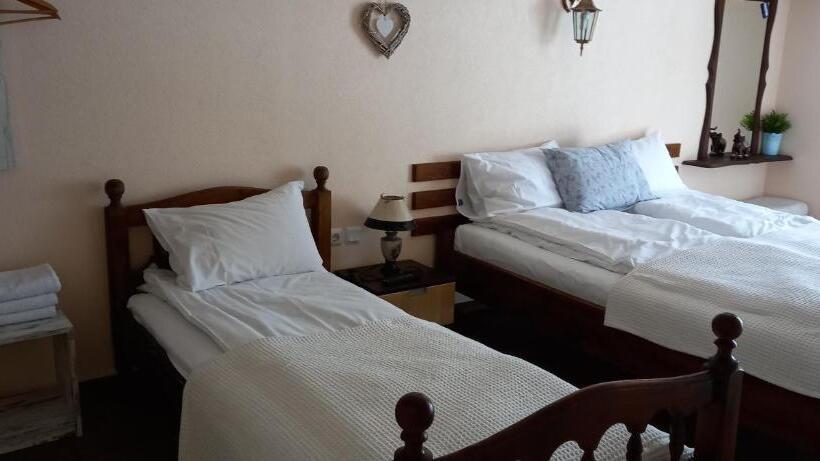 اتاق استاندارد سه تخته با بالکن, къща за гости Dani Dream