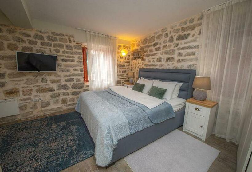 اتاق لوکس, Antika Guesthouse