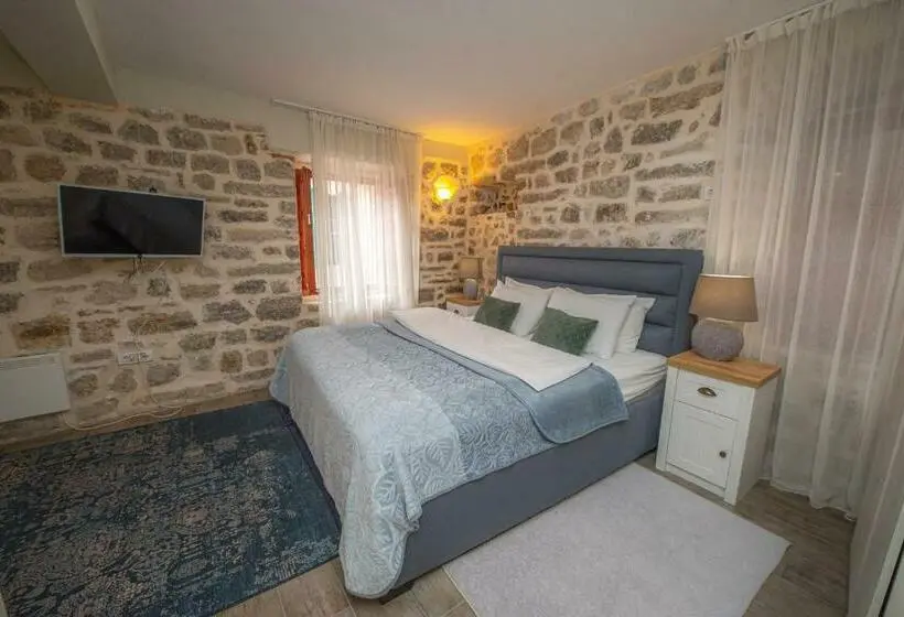 اتاق لوکس, Antika Guesthouse