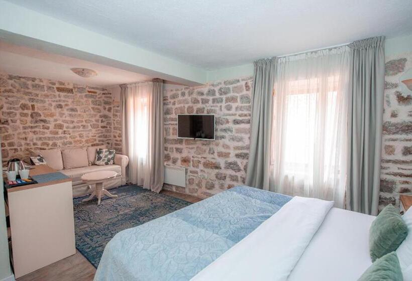 اتاق لوکس, Antika Guesthouse