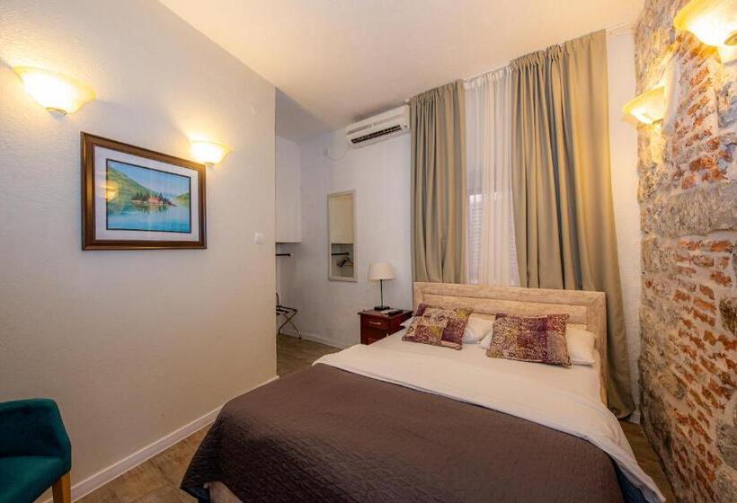 اتاق استاندارد, Antika Guesthouse