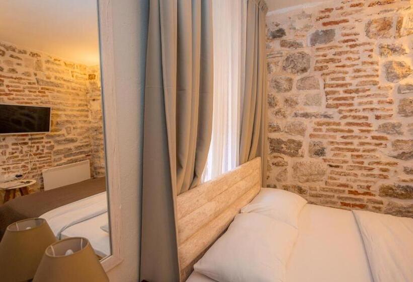 اتاق استاندارد, Antika Guesthouse