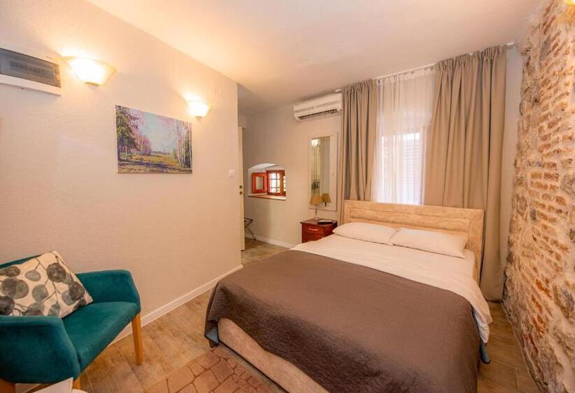 اتاق استاندارد, Antika Guesthouse