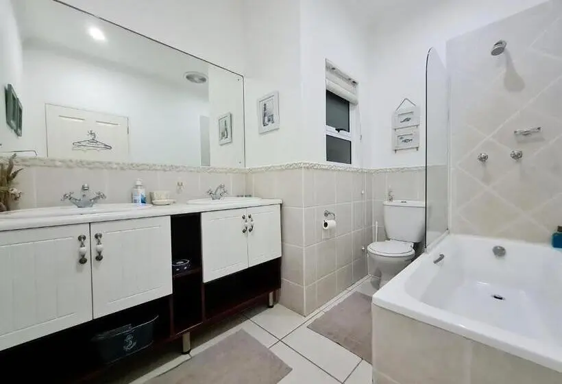 オーシャンビュースイート, Shaka S Seat Guesthouse