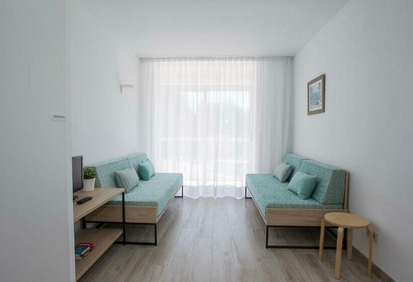 Семейные Апартаменты 3 Спальни, Aparthotel Cye Holiday Centre