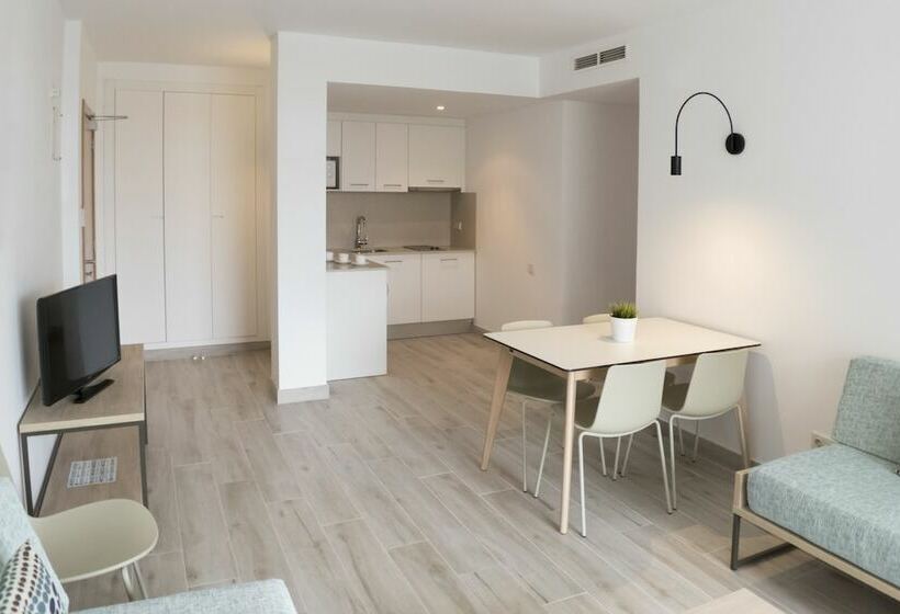 Семейные Апартаменты 3 Спальни, Aparthotel Cye Holiday Centre