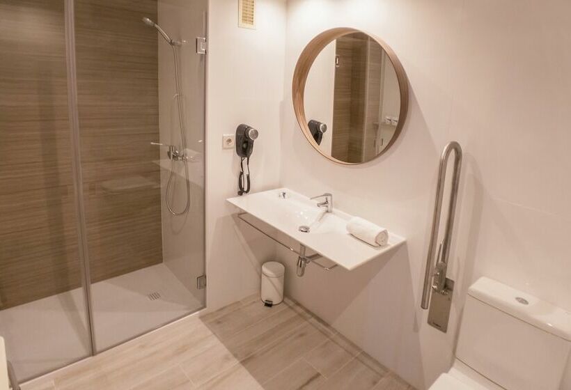 Семейные Апартаменты 3 Спальни, Aparthotel Cye Holiday Centre