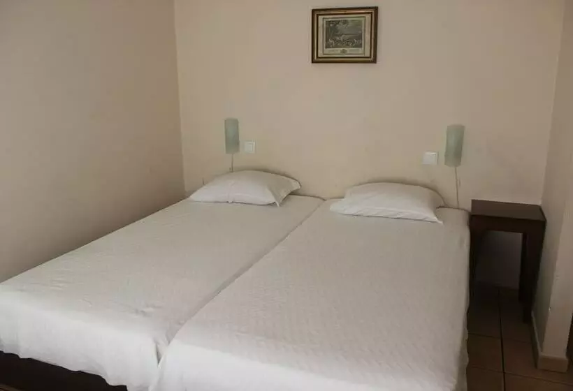 اتاق اکونومی, Accommodation Corallo